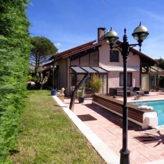  Annonces GENAS : Maison / Villa | DECINES-CHARPIEU (69150) | 207 m2 | 535 000 € 