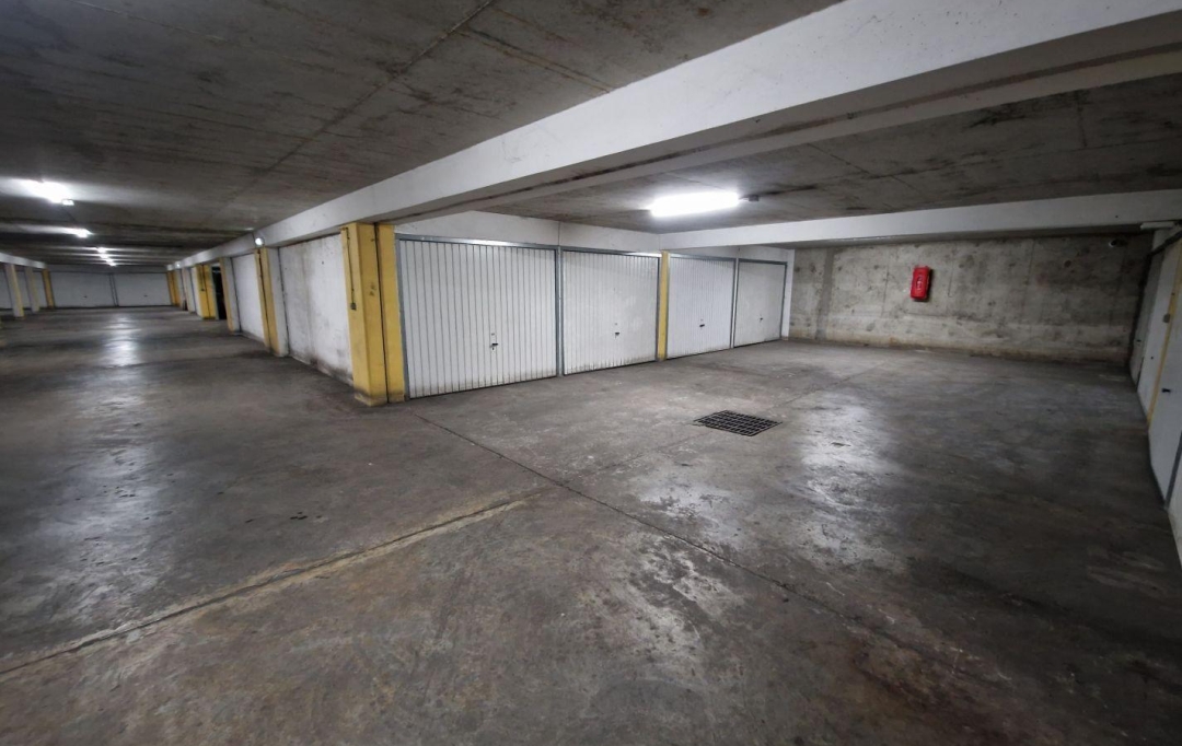 Annonces GENAS : Garage / Parking | VILLEURBANNE (69100) | 13 m2 | 21 000 € 